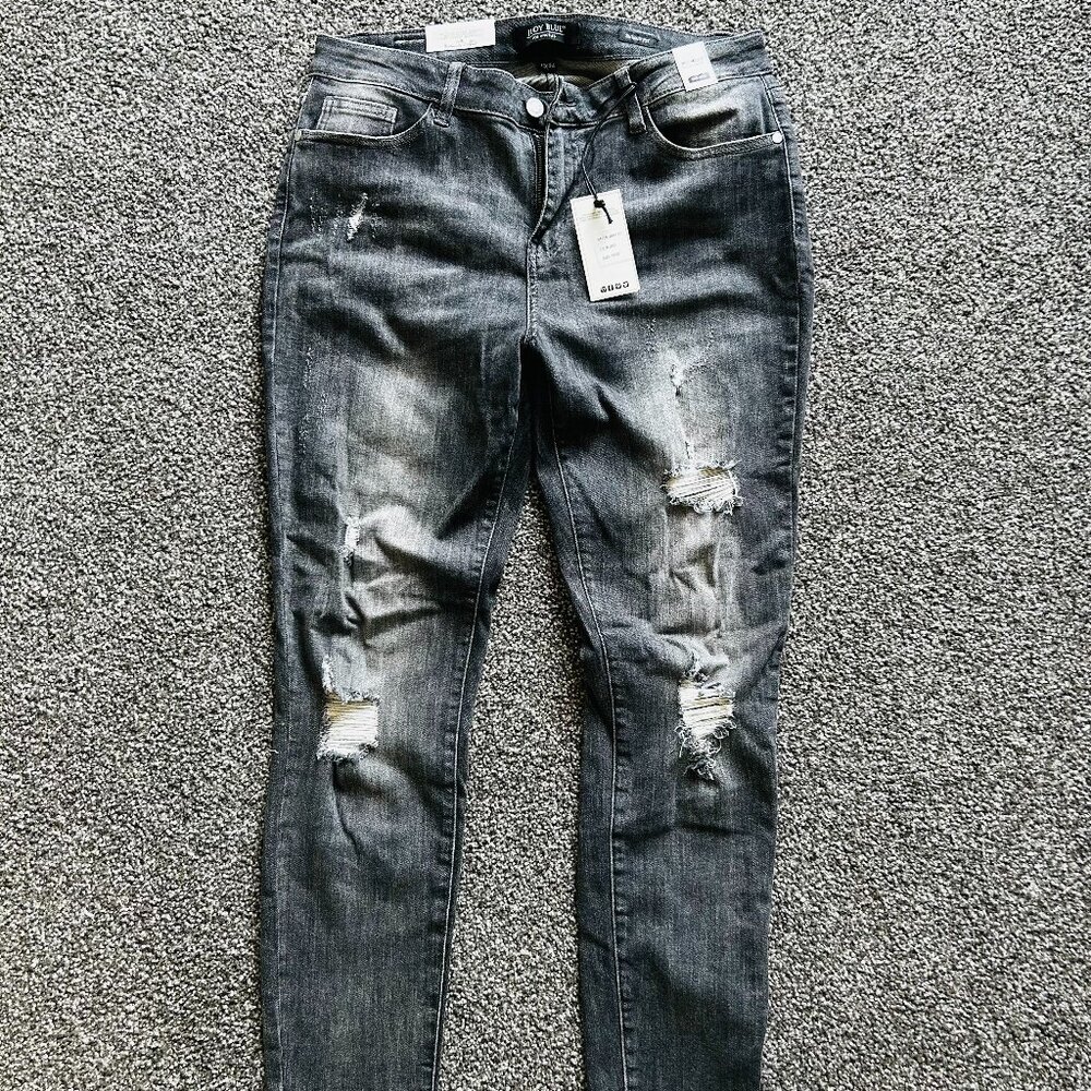 NWT Judy Blue Mid-Rise Gray distressed skinny jeans, Size 15/32